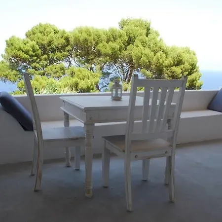 Salinarelais Rooms&suite Malfa (Salina)